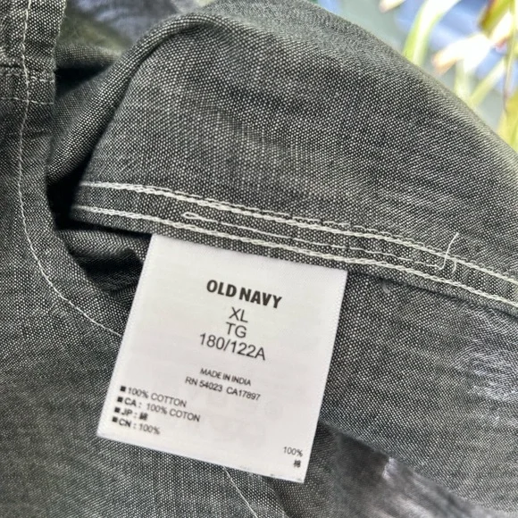 Old Navy Gray Chambray Men’s XL Button Up - Picture 6 of 6
